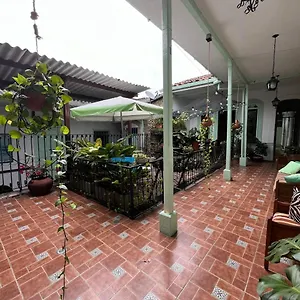https://sandalio-hostal-cali.cali-hotels.com